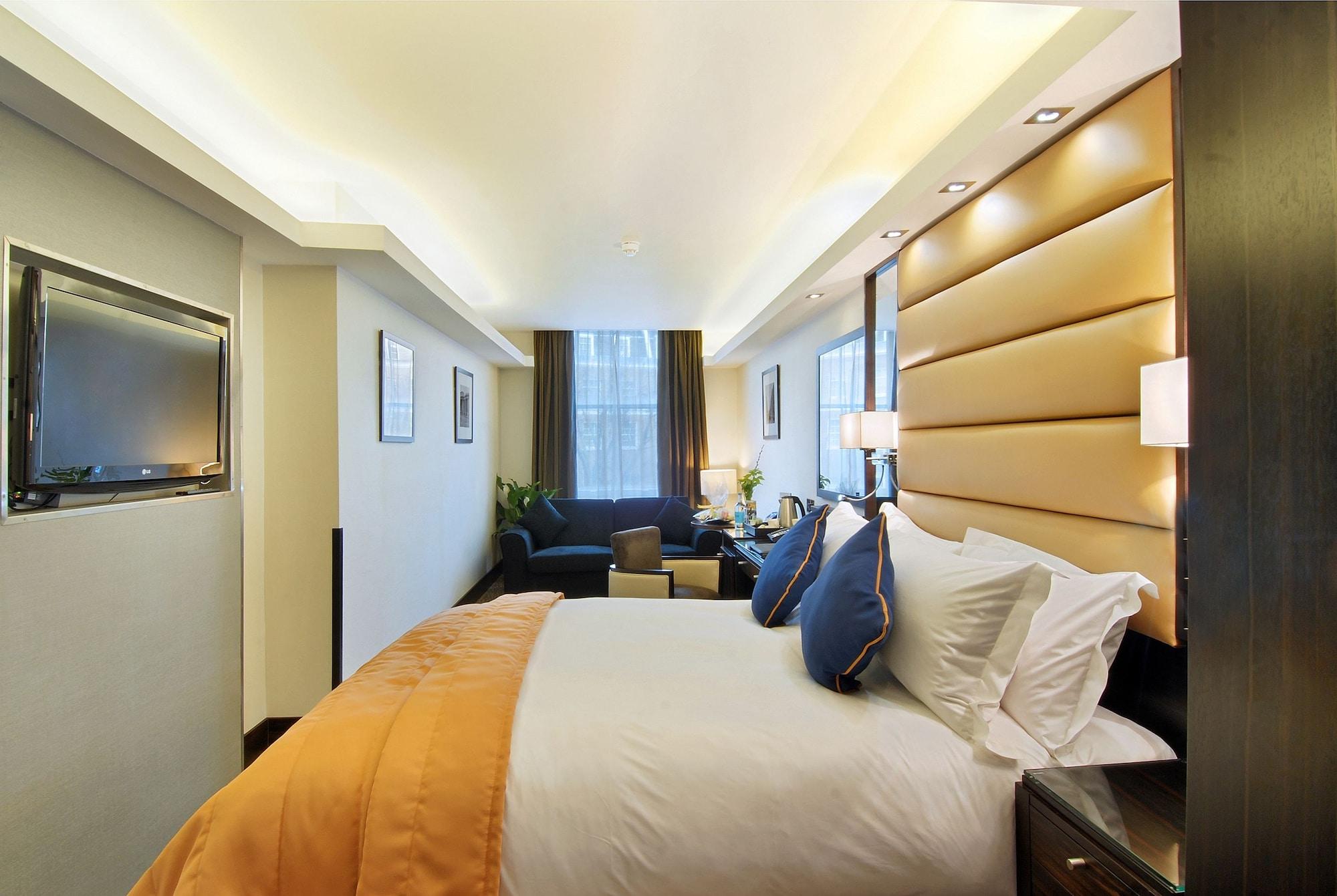 Park Grand Mayfair London Exterior photo A bedroom at the hotel