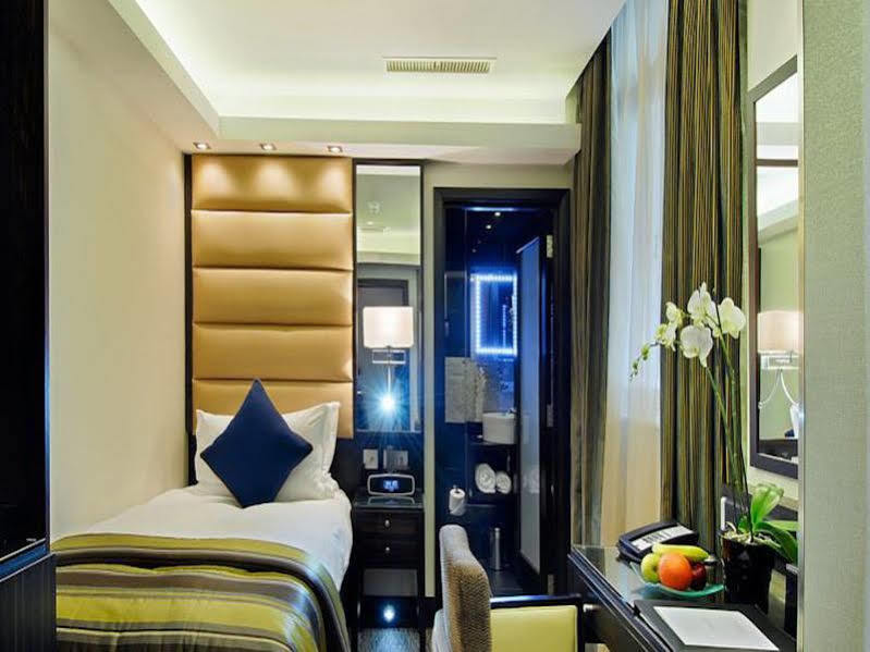 Park Grand Mayfair London Exterior photo A room at the hotel